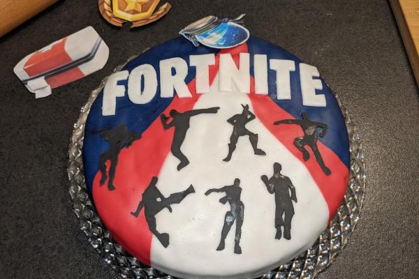 Fortnite cake 1