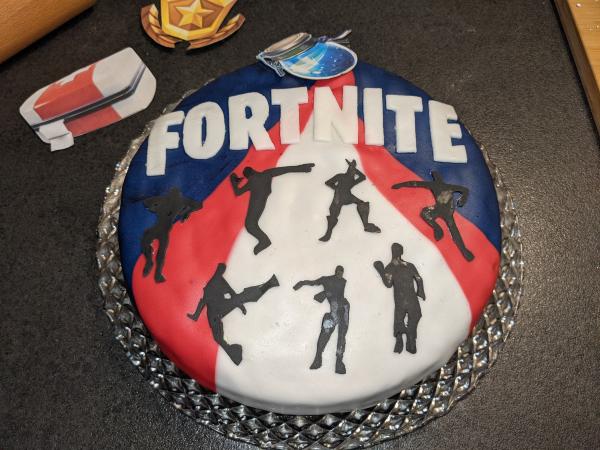 Fortnite cake 1
